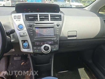 2013 Toyota Prius v Five – miniatura 10