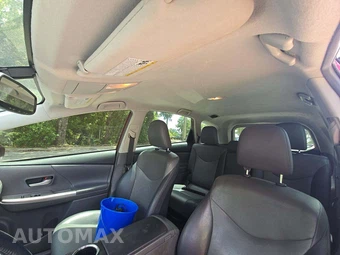 2013 Toyota Prius v Five – miniatura 11