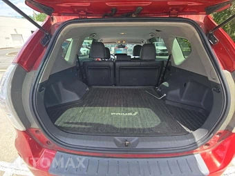 2013 Toyota Prius v Five – miniatura 14