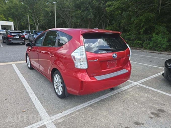 2013 Toyota Prius v Five – miniatura 2