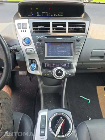 2013 Toyota Prius v Five – miniatura 10