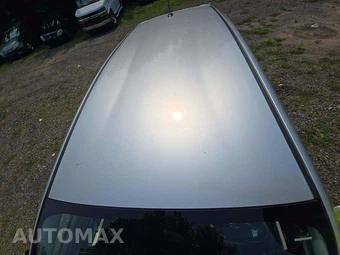 2013 Toyota Prius v Five – miniatura 12