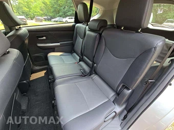 2013 Toyota Prius v Five – miniatura 13