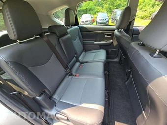 2013 Toyota Prius v Five – miniatura 16