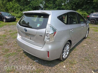 2013 Toyota Prius v Five – miniatura 3