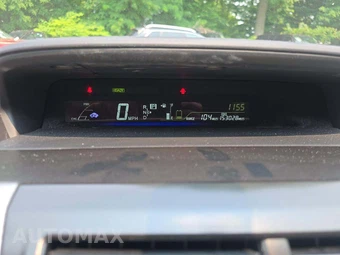 2013 Toyota Prius v Five – miniatura 9