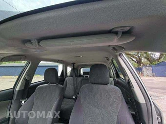 2013 Toyota Prius v Three – miniatura 12