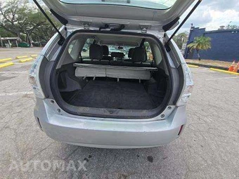 2013 Toyota Prius v Three – miniatura 15