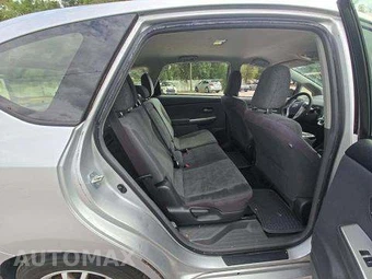 2013 Toyota Prius v Three – miniatura 17