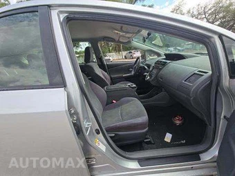 2013 Toyota Prius v Three – miniatura 19