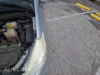 2013 Toyota Prius v Three – miniatura 22