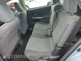 2013 Toyota Prius v Three – miniatura 13