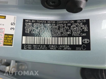 2013 Toyota Prius v Three – miniatura 14