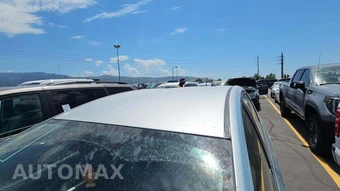 2013 Toyota Prius v Three – miniatura 17