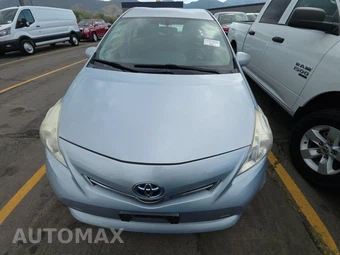 2013 Toyota Prius v Three – miniatura 2