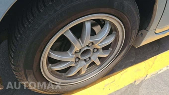 2013 Toyota Prius v Three – miniatura 20