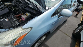 2013 Toyota Prius v Three – miniatura 33