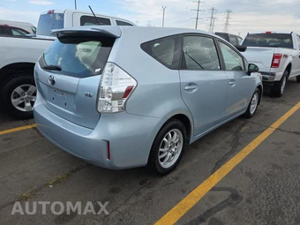 2013 Toyota Prius v Three – miniatura 4
