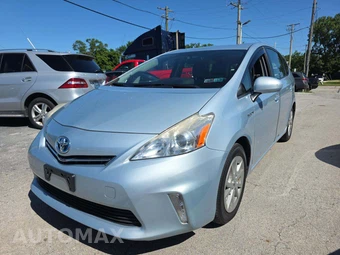 2013 Toyota Prius v Three
