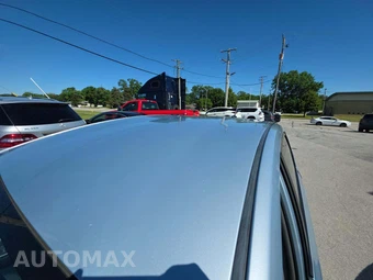 2013 Toyota Prius v Three – miniatura 12