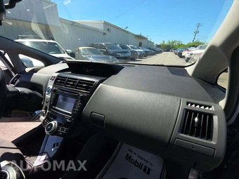 2013 Toyota Prius v Three – miniatura 19