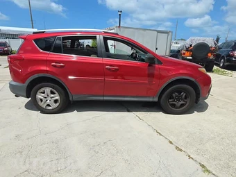 2013 Toyota RAV4 LE – miniatura 5