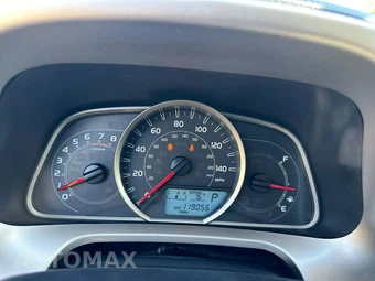 2013 Toyota RAV4 LE – miniatura 19