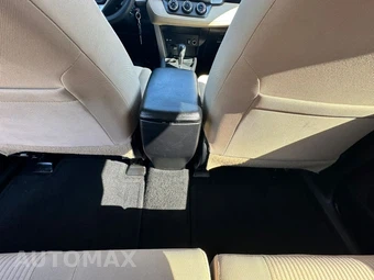 2013 Toyota RAV4 LE – miniatura 27