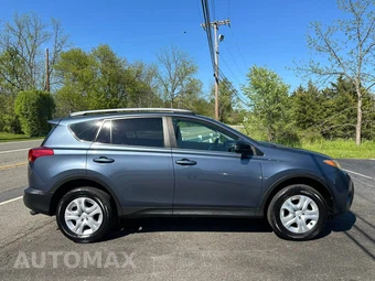 2013 Toyota RAV4 LE – miniatura 7