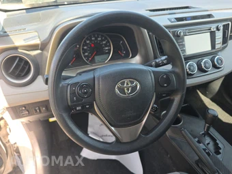 2013 Toyota RAV4 LE – miniatura 10
