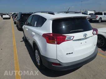 2013 Toyota RAV4 LE – miniatura 6