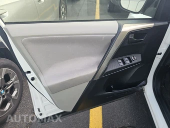 2013 Toyota RAV4 LE – miniatura 9