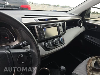 2013 Toyota RAV4 LE – miniatura 11