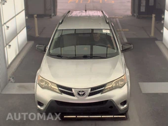 2013 Toyota RAV4 LE – miniatura 2