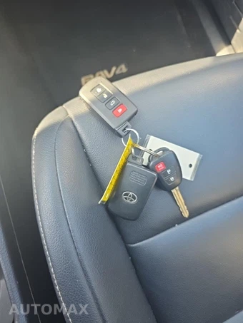 2013 Toyota RAV4 Limited – miniatura 23