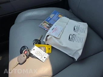 2013 Toyota Sequoia Limited – miniatura 22