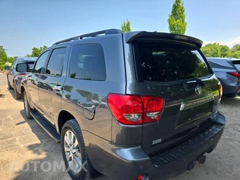 2013 Toyota Sequoia Limited – miniatura 6