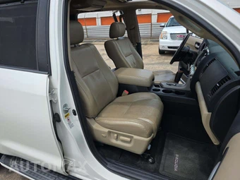 2013 Toyota Sequoia Platinum – miniatura 15