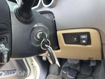 2013 Toyota Sequoia Platinum – miniatura 5