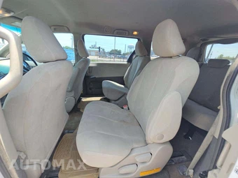 2013 Toyota Sienna L 7-Passenger 119.3" WB – miniatura 13