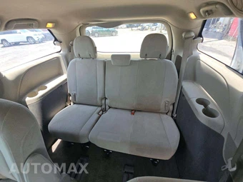 2013 Toyota Sienna L 7-Passenger 119.3" WB – miniatura 14