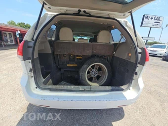 2013 Toyota Sienna L 7-Passenger 119.3" WB – miniatura 15