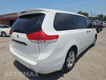 2013 Toyota Sienna L 7-Passenger 119.3" WB – miniatura 3