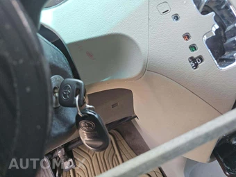 2013 Toyota Sienna L 7-Passenger 119.3" WB – miniatura 8
