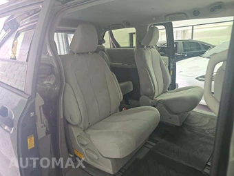 2013 Toyota Sienna L 7-Passenger 119.3" WB - miniatura 17