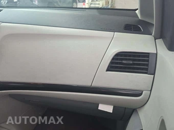 2013 Toyota Sienna L 7-Passenger 119.3" WB - miniatura 20