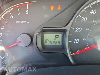 2013 Toyota Sienna LE 7-Passenger 119.3" WB - miniatura 15