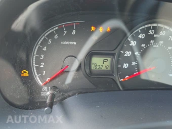 2013 Toyota Sienna LE 8-Passenger 119.3" WB - miniatura 12