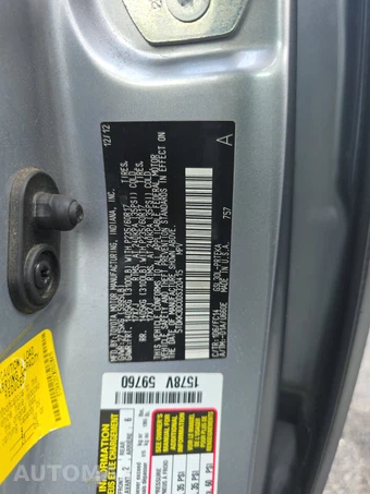 2013 Toyota Sienna LE 8-Passenger 119.3" WB - miniatura 15
