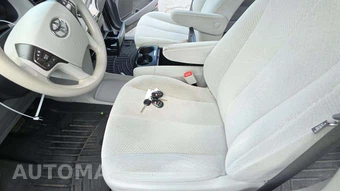 2013 Toyota Sienna LE 8-Passenger 119.3" WB - miniatura 23